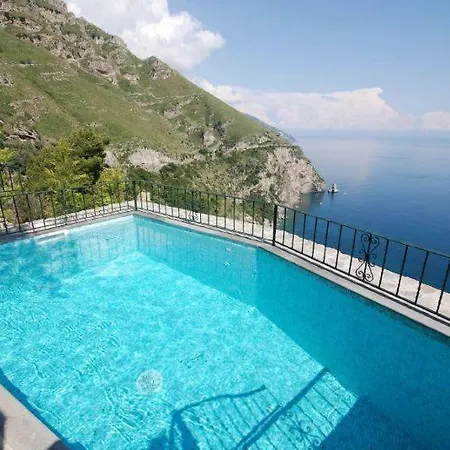 Sleeps 4 Pool Air Con Wifi Vila *
