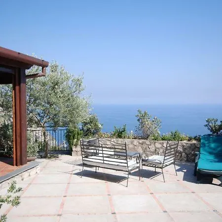 Sleeps 4 Pool Air Con Wifi Vila *