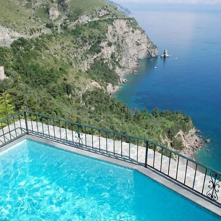 Vila Sleeps 4 Pool Air Con Wifi *