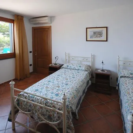 Sleeps 4 Pool Air Con Wifi Vila *